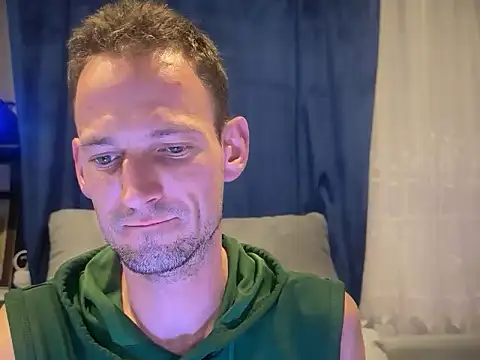 Snapshot of Hotcrazy235 chatting on November 16, 3:17 pm Hotcrazy235 online show from November 16, 3:17 pm