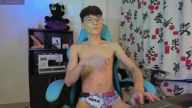 RYO BLEU  online show from April 7, 4:35 am