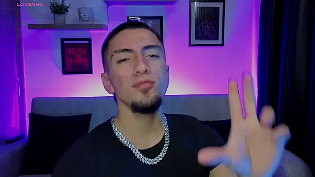 Snapshot of AresMassimoX chatting on November 13, 3:16 am AresMassimoX online show from November 13, 3:16 am