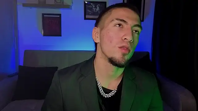 Snapshot of AresMassimoX chatting on November 14, 4:00 am AresMassimoX online show from November 14, 4:00 am