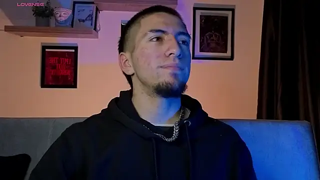 Snapshot of AresMassimoX chatting on November 15, 3:48 am AresMassimoX online show from November 15, 3:48 am