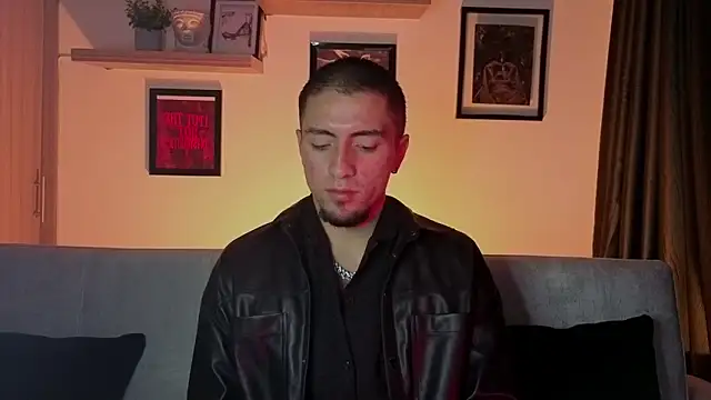 Snapshot of AresMassimoX chatting on November 16, 3:45 am AresMassimoX online show from November 16, 3:45 am