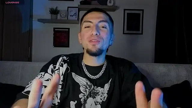 Snapshot of AresMassimoX chatting on November 21, 2:21 am AresMassimoX online show from November 21, 2:21 am