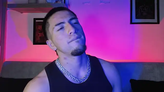 Snapshot of AresMassimoX chatting on December 16, 4:17 am AresMassimoX online show from December 16, 4:17 am