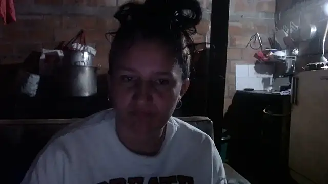 Snapshot of Sra_Angelina chatting on May 2, 4:17 am Sra Angelina online show from May 2, 4:17 am