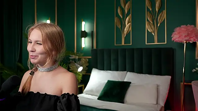 Snapshot of Rosa_Evans chatting on December 2, 5:41 pm Rosa Evans online show from December 2, 5:41 pm