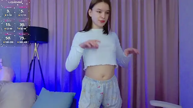 Snapshot of ur_shy_bambi chatting on December 5, 1:14 am ur shy bambi online show from December 5, 1:14 am