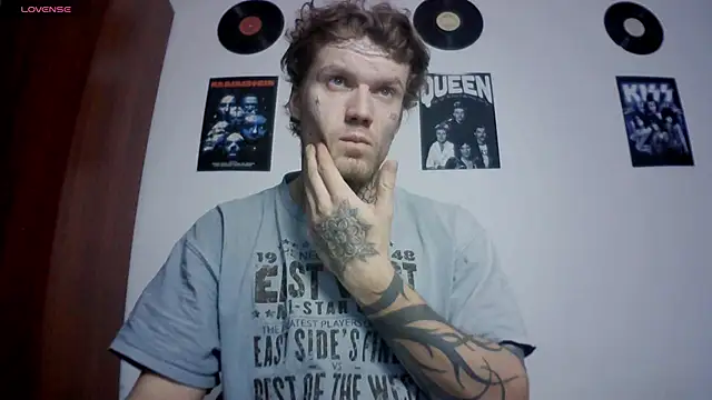 Snapshot of Huntall77 chatting on November 27, 2:52 pm Huntall77 online show from November 27, 2:52 pm