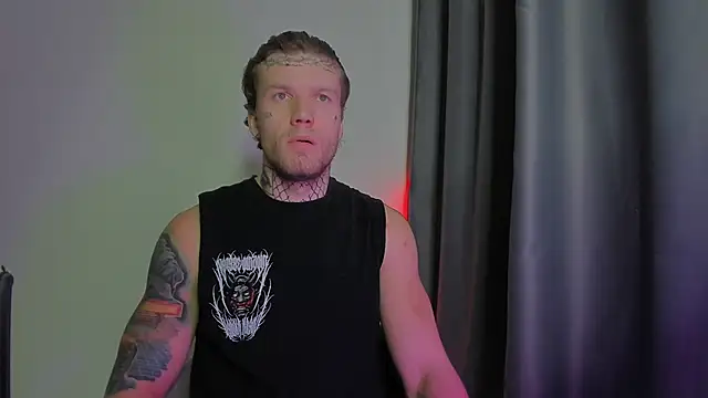 Snapshot of Huntall77 chatting on November 28, 1:25 pm Huntall77 online show from November 28, 1:25 pm