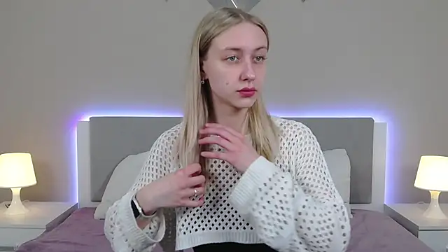 RachaelCute online show from April 1, 11:11 am