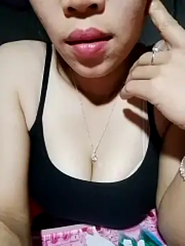 Snapshot of Cloud-wh chatting on November 17, 1:00 am Cloud-wh online show from November 17, 1:00 am