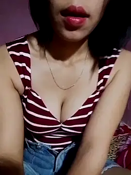 Snapshot of Cloud-wh chatting on December 2, 12:05 am Cloud-wh online show from December 2, 12:05 am