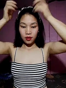 Snapshot of Cloud-wh chatting on February 12, 12:11 pm Cloud-wh online show from February 12, 12:11 pm