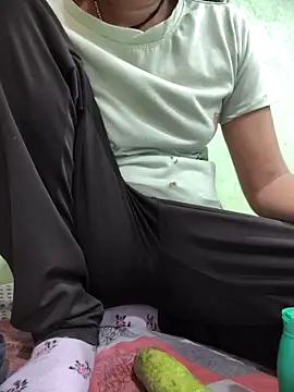 Snapshot of Geeta-143 chatting on November 27, 8:55 pm Geeta-143 online show from November 27, 8:55 pm