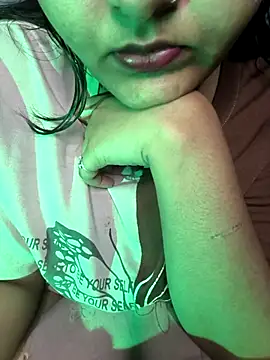 Snapshot of drakezone chatting on March 7, 5:43 pm drakezone online show from March 7, 5:43 pm