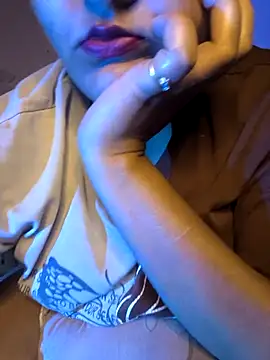 Snapshot of drakezone chatting on March 14, 4:12 pm drakezone online show from March 14, 4:12 pm