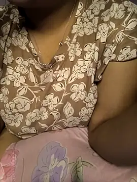 Snapshot of drakezone chatting on March 25, 8:37 pm drakezone online show from March 25, 8:37 pm