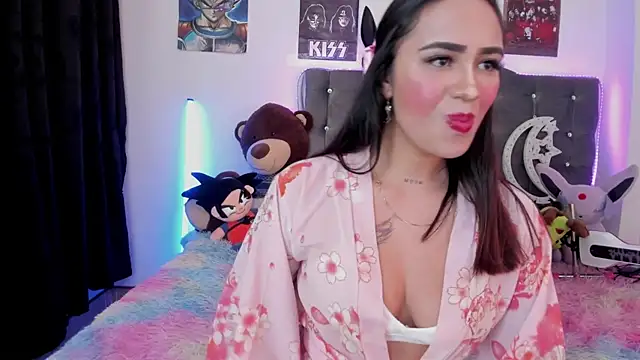 lunabritton1 online show from December 15, 2:16 am