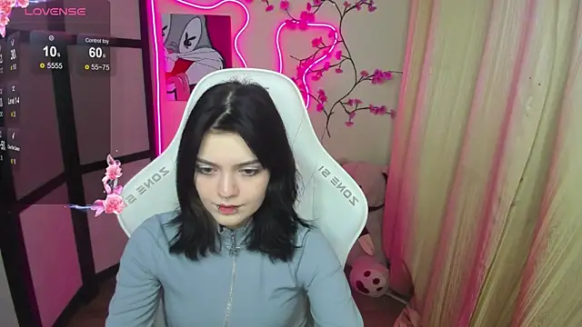 Snapshot of EmmaDarkk chatting on November 25, 10:15 am EmmaDarkk online show from November 25, 10:15 am