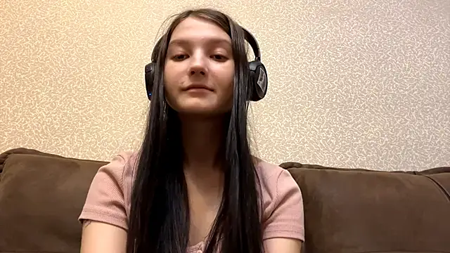 Snapshot of AurorAurora chatting on November 29, 8:50 am AurorAurora online show from November 29, 8:50 am