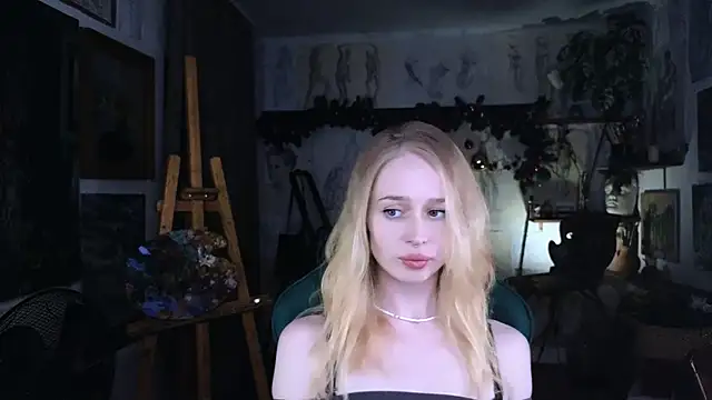 Snapshot of CarolineDjein chatting on December 15, 6:56 pm CarolineDjein online show from December 15, 6:56 pm