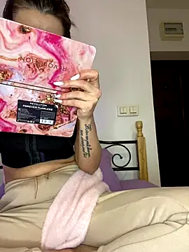 Snapshot of MissyDior8 chatting on November 25, 6:24 am MissyDior8 online show from November 25, 6:24 am