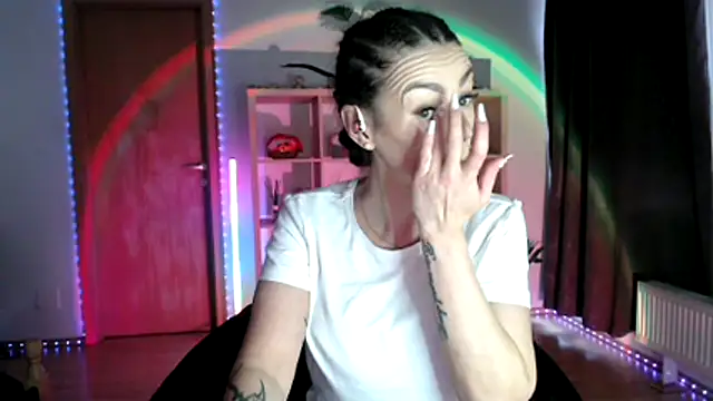 Snapshot of MissyDior8 chatting on December 3, 7:16 am MissyDior8 online show from December 3, 7:16 am