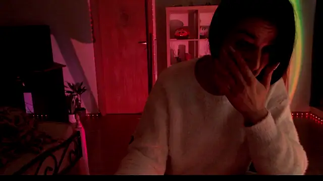 Snapshot of MissyDior8 chatting on December 15, 6:17 am MissyDior8 online show from December 15, 6:17 am