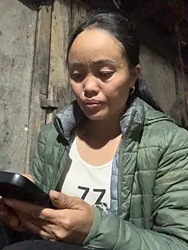 phuong cute online show from December 3, 1:31 pm