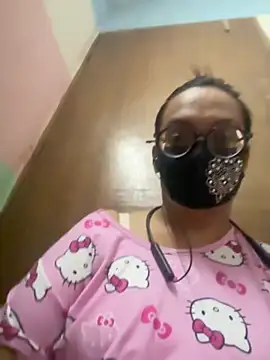 Snapshot of Saguphtah_Chattergy_22 chatting on November 18, 4:44 pm Saguphtah Chattergy 22 online show from November 18, 4:44 pm