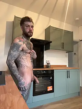 Snapshot of magicmichaell chatting on December 21, 8:43 am magicmichaell online show from December 21, 8:43 am