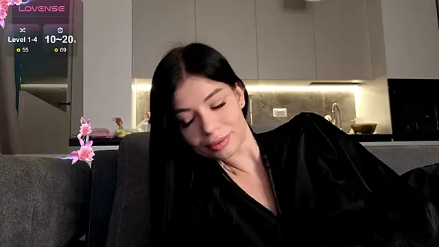 Snapshot of SweetColes chatting on December 17, 8:37 pm SweetColes online show from December 17, 8:37 pm