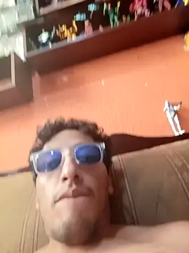 Snapshot of charlyver36 chatting on November 28, 8:55 pm charlyver36 online show from November 28, 8:55 pm