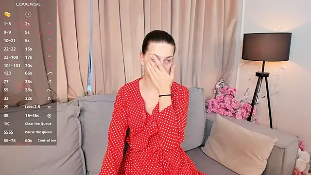 Snapshot of MerrileeFondren chatting on December 14, 7:03 am MerrileeFondren online show from December 14, 7:03 am