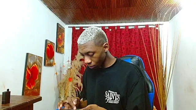 Miilo18 online show from February 5, 9:25 am