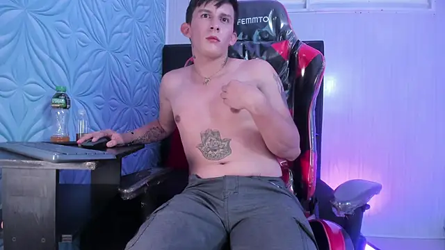 Snapshot of AnalBlaze_ chatting on November 19, 12:38 pm AnalBlaze online show from November 19, 12:38 pm