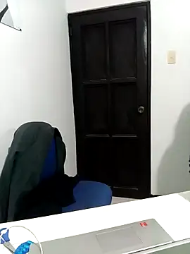 Snapshot of Sarahy- chatting on November 14, 11:24 pm Sarahy- online show from November 14, 11:24 pm