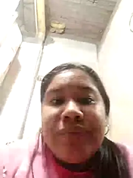 Snapshot of Sarahy- chatting on December 1, 12:26 am Sarahy- online show from December 1, 12:26 am