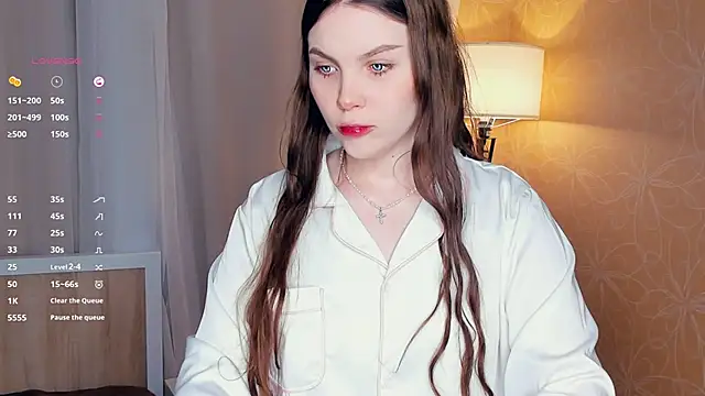 Snapshot of BelvaCaimi chatting on December 16, 6:07 am BelvaCaimi online show from December 16, 6:07 am