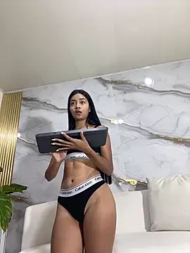 Sophie petite18 online show from December 15, 1:37 pm