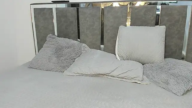 Snapshot of Adam_Grey_ chatting on November 18, 11:25 am Adam Grey online show from November 18, 11:25 am