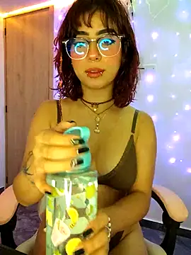 Sarah Lark- online show from April 20, 11:50 pm