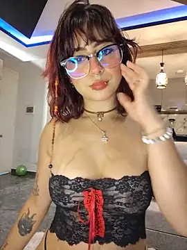 Sarah Lark- online show from May 13, 12:08 am