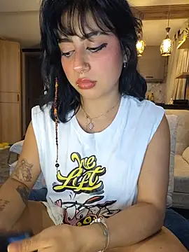 Sarah Lark- online show from July 31, 11:48 pm