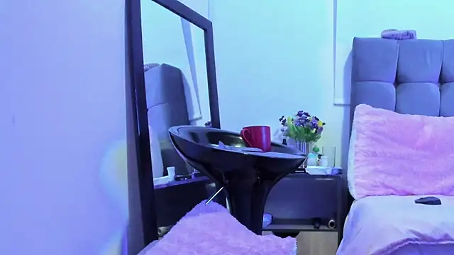 Snapshot of hazz_smith chatting on November 25, 8:47 am hazz smith online show from November 25, 8:47 am