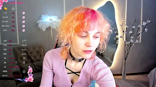 Snapshot of Awawrin chatting on November 20, 2:28 pm Awawrin online show from November 20, 2:28 pm