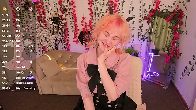 Snapshot of Awawrin chatting on November 27, 8:55 pm Awawrin online show from November 27, 8:55 pm