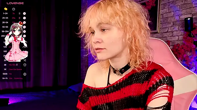 Snapshot of Awawrin chatting on December 5, 8:49 pm Awawrin online show from December 5, 8:49 pm