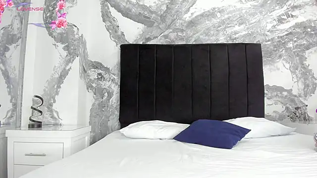 lilithDraven  online show from March 17, 3:55 am