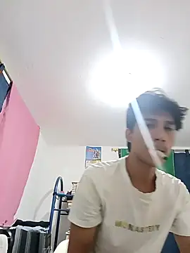 Snapshot of lulu_sexyboy chatting on December 17, 4:07 am lulu sexyboy online show from December 17, 4:07 am